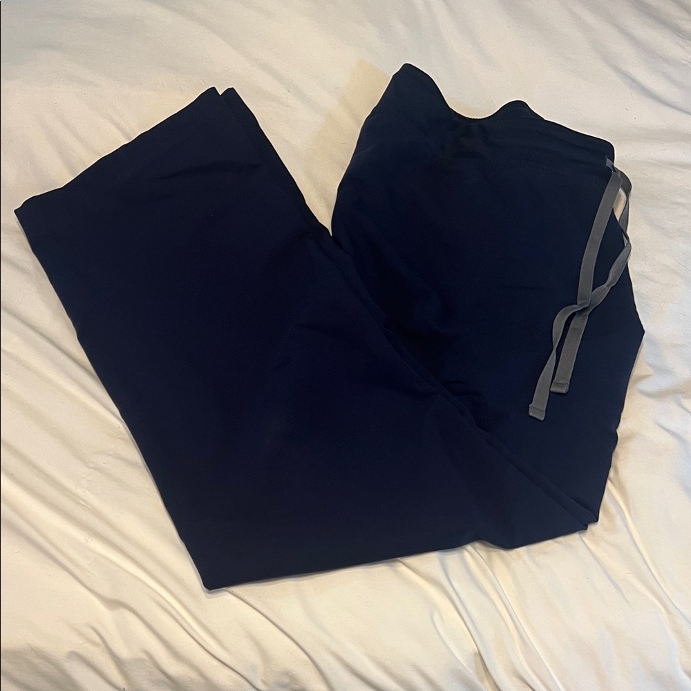 FIGS Women’s Navy Livingston Scrub Pants -Medium Petite